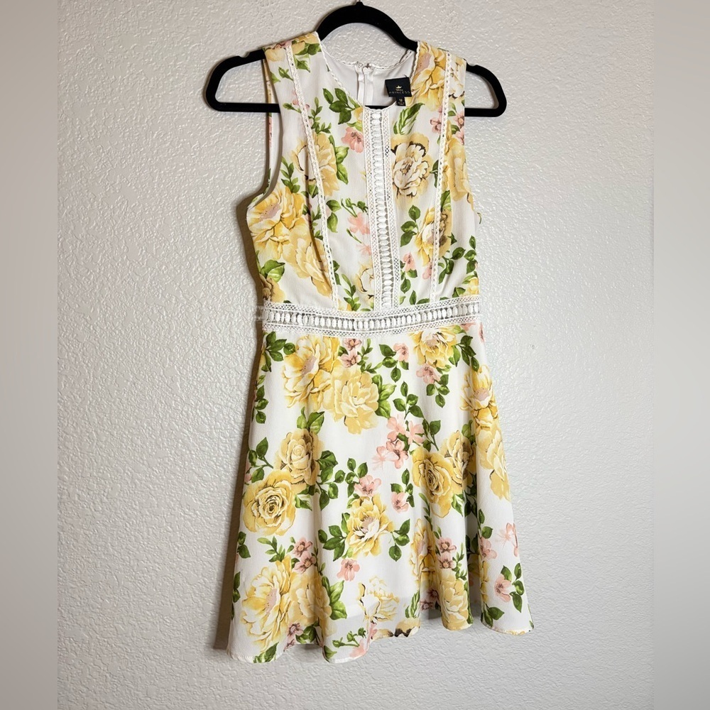 Disney Princess Juniors' Floral Illusion
Skater Dress Lace Belle Beauty & Beast